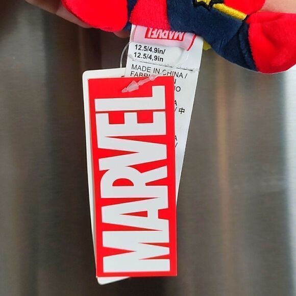 New With Tag‎ Miniso Life Captain Marvel 4.9" Plush Magnet - Picture 9 of 13
